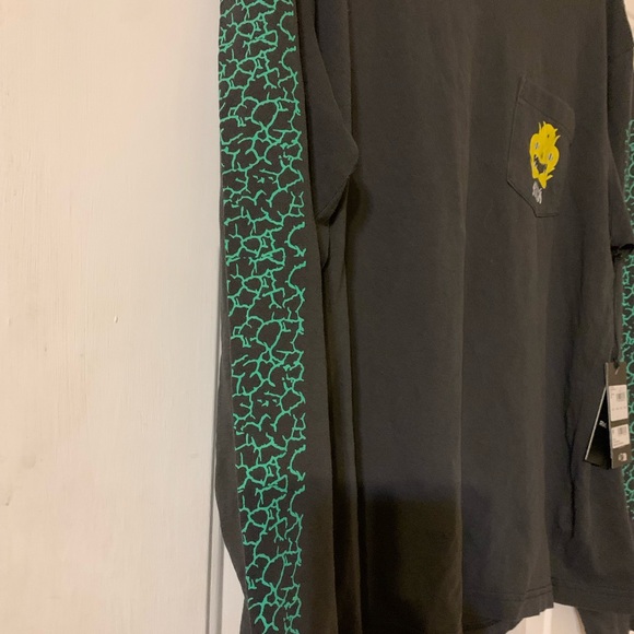 NWT Long Sleeve T- Shirt RVCA  Men’s Size M - Picture 4 of 5